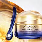 Shiseido Vital Perfection - nowy krem pod oczy 1